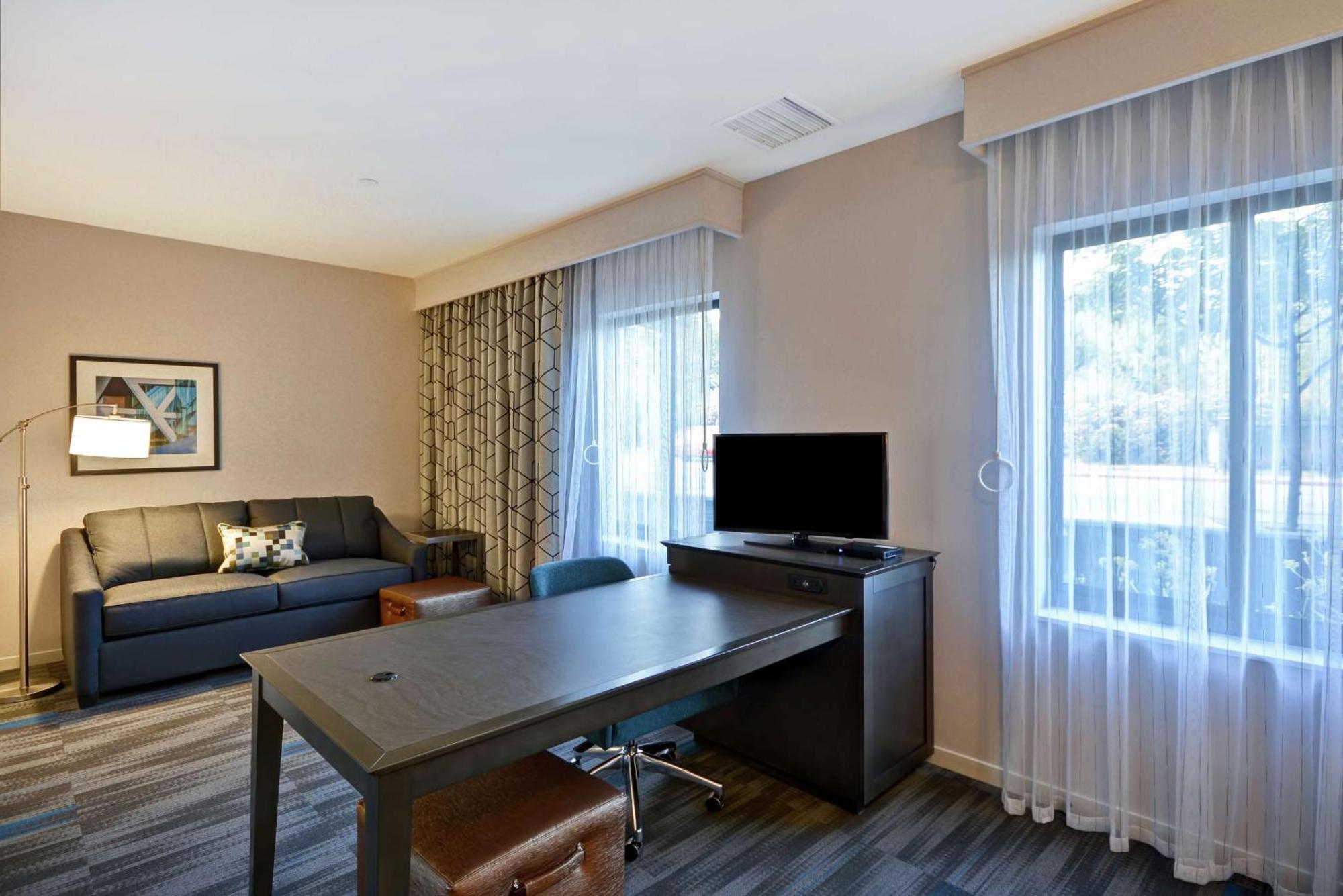 Hampton Inn & Suites Los Angeles Burbank Airport Eksteriør billede
